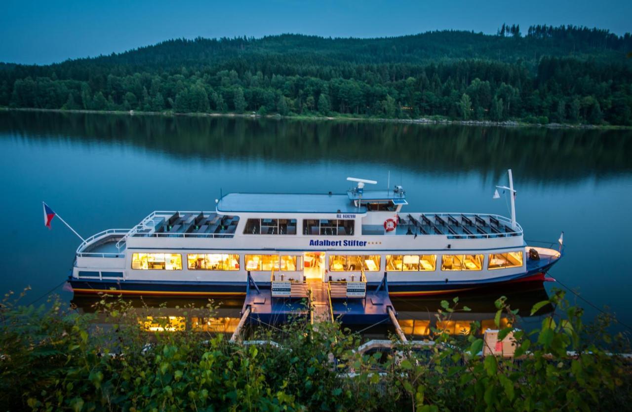 Appartamento Lipno Riviéra - Myši v botě Lipno nad Vltavou Esterno foto